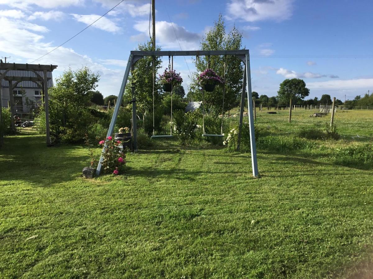 The Little Flock Farm Bed & Breakfast Cloonmore Eksteriør bilde